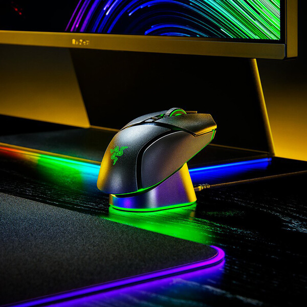 Razer Mouse Dock Pro (Magnetic Wireless Charging Dock for Razer Basillisk V3 Pro, Chroma RGB Underglow) RAZER